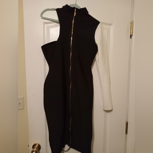 Dress - Picture 2 of 4